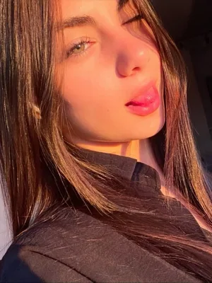 Emma, OnlyFans creator reviewed by OnlySeeker editors