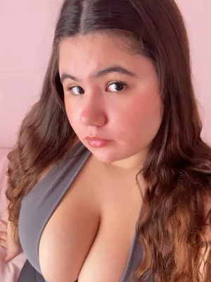 laiii, OnlyFans creator reviewed by OnlySeeker editors